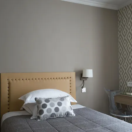 Apollon Montparnasse 3*