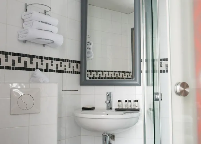 アポロン モンパルナス ホテル