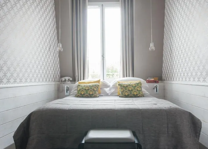 アポロン モンパルナス パリ