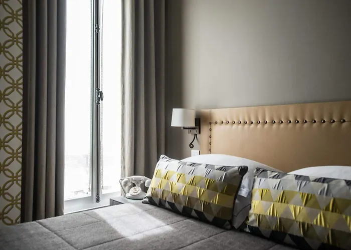 アポロン モンパルナス ホテル パリ