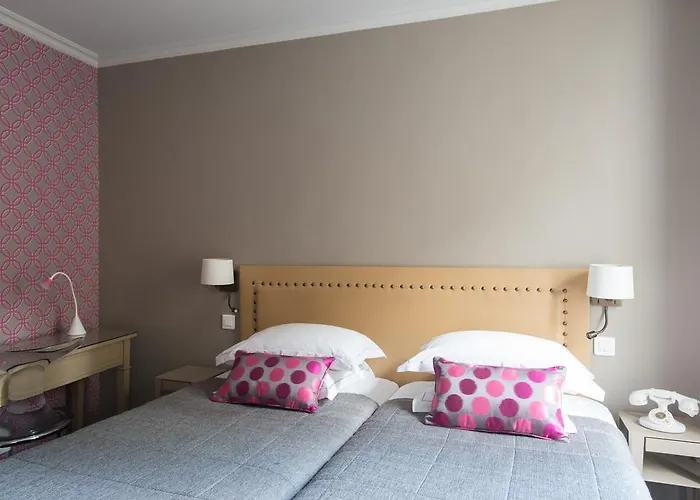 アポロン モンパルナス ホテル 3*