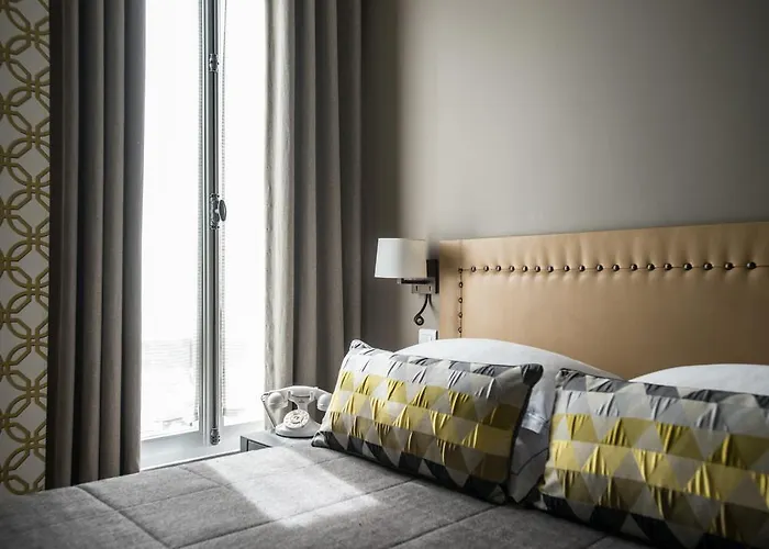 アポロン モンパルナス ホテル 3*